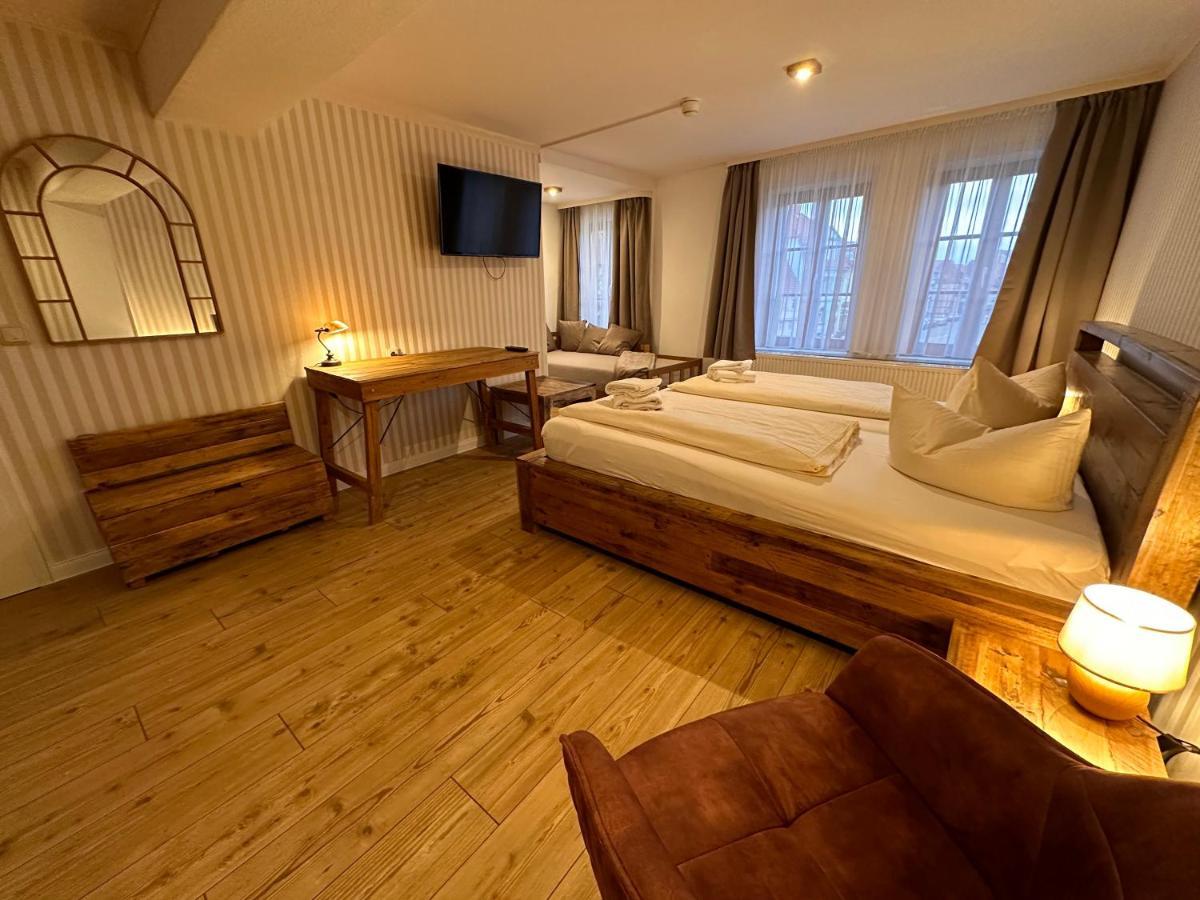 Hotel Zur Goldenen Sonne Quedlinburg Exterior photo