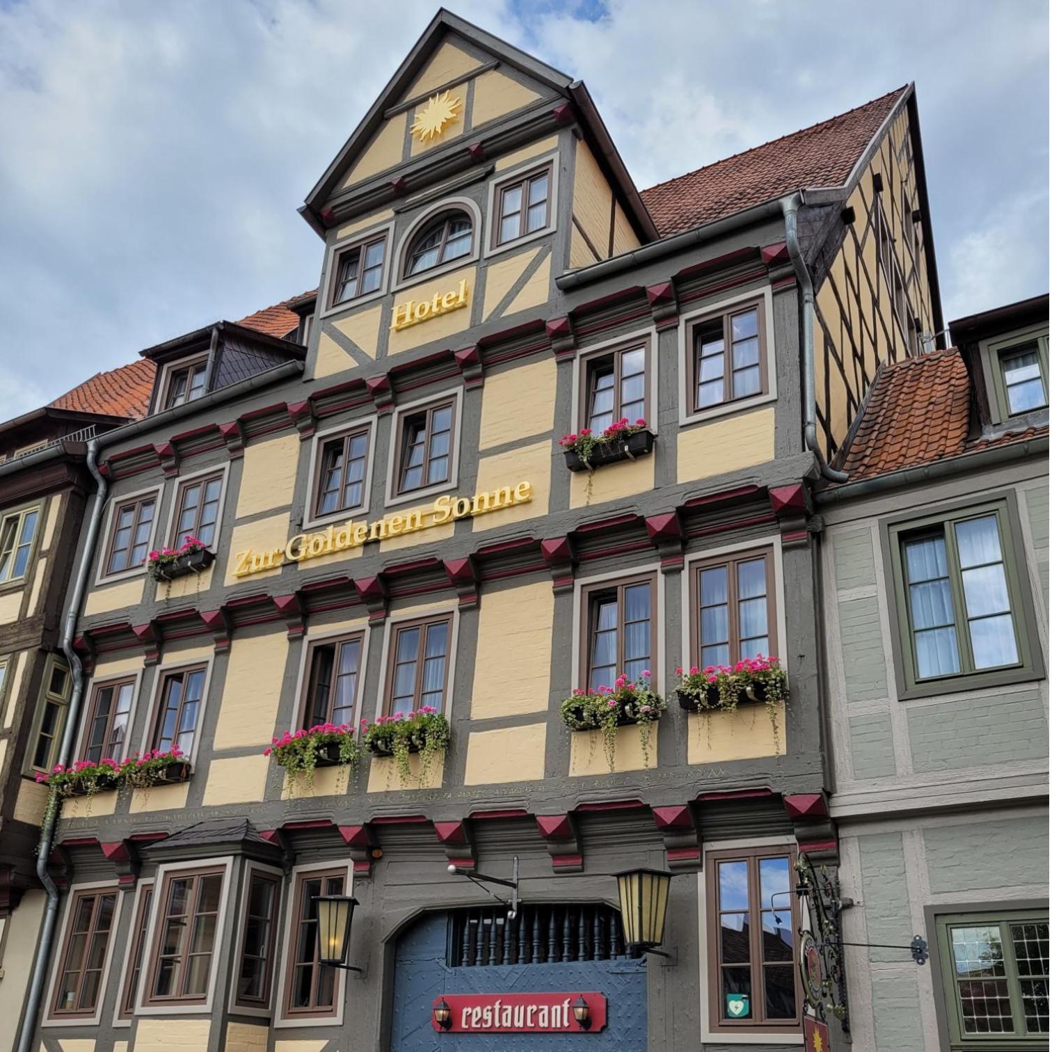 Hotel Zur Goldenen Sonne Quedlinburg Exterior photo
