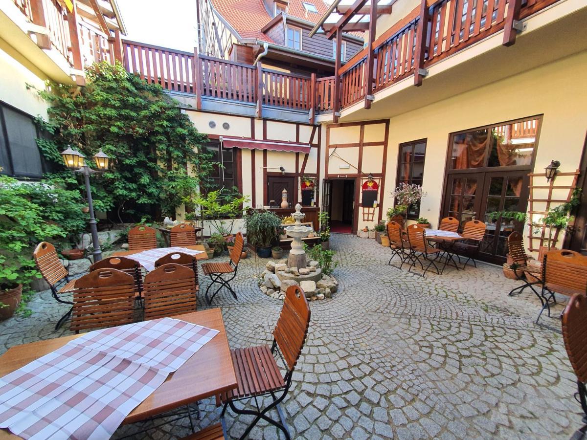 Hotel Zur Goldenen Sonne Quedlinburg Exterior photo